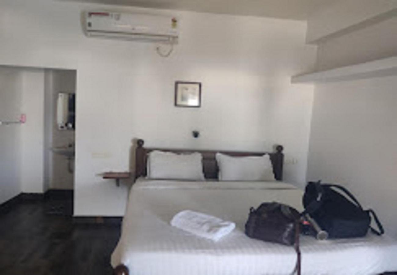 The French Villa Elite Puducherry Exterior foto